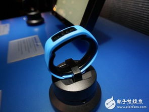 Garmin填補(bǔ)中低端產(chǎn)品空缺，2014 CES智能手環(huán)大爆發(fā)引領(lǐng)可穿戴趨勢(shì)